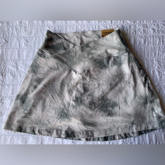 NWT Victoria's Secret PINK Active White and Gray Small Cotton High Waist V Skort - Picture 2 of 14